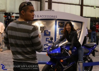 Trying one on for size - Yamaha R1: A guy and his gal trying out a Yamaha R1
